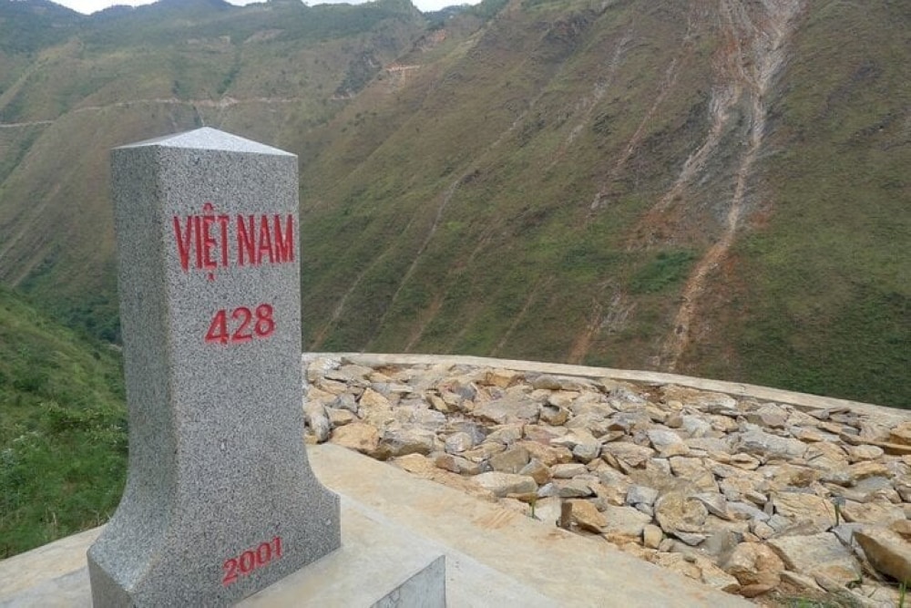 The actual northernmost geographical point of Vietnam is located in Xeo Lung